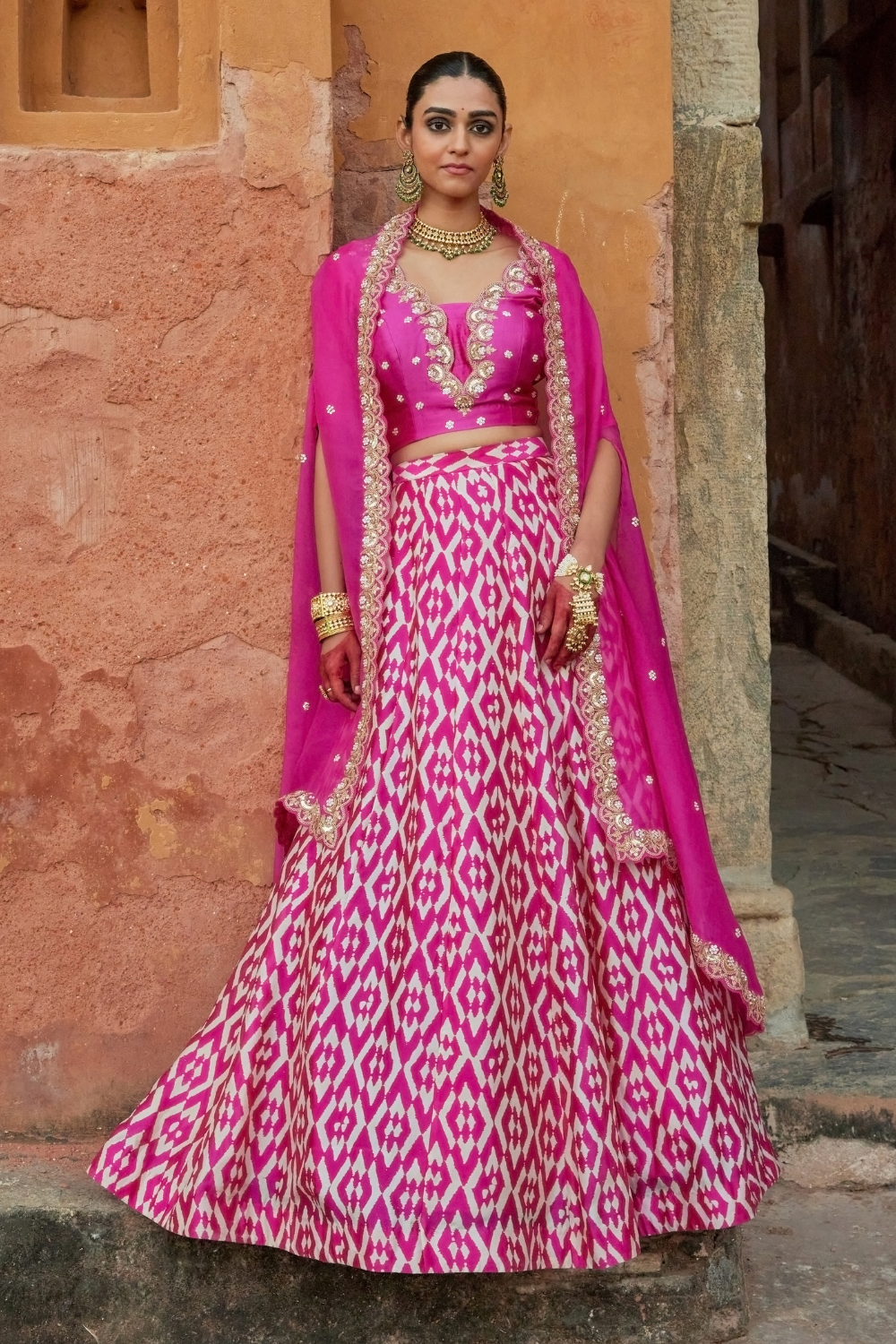Gulaabo Cape Set