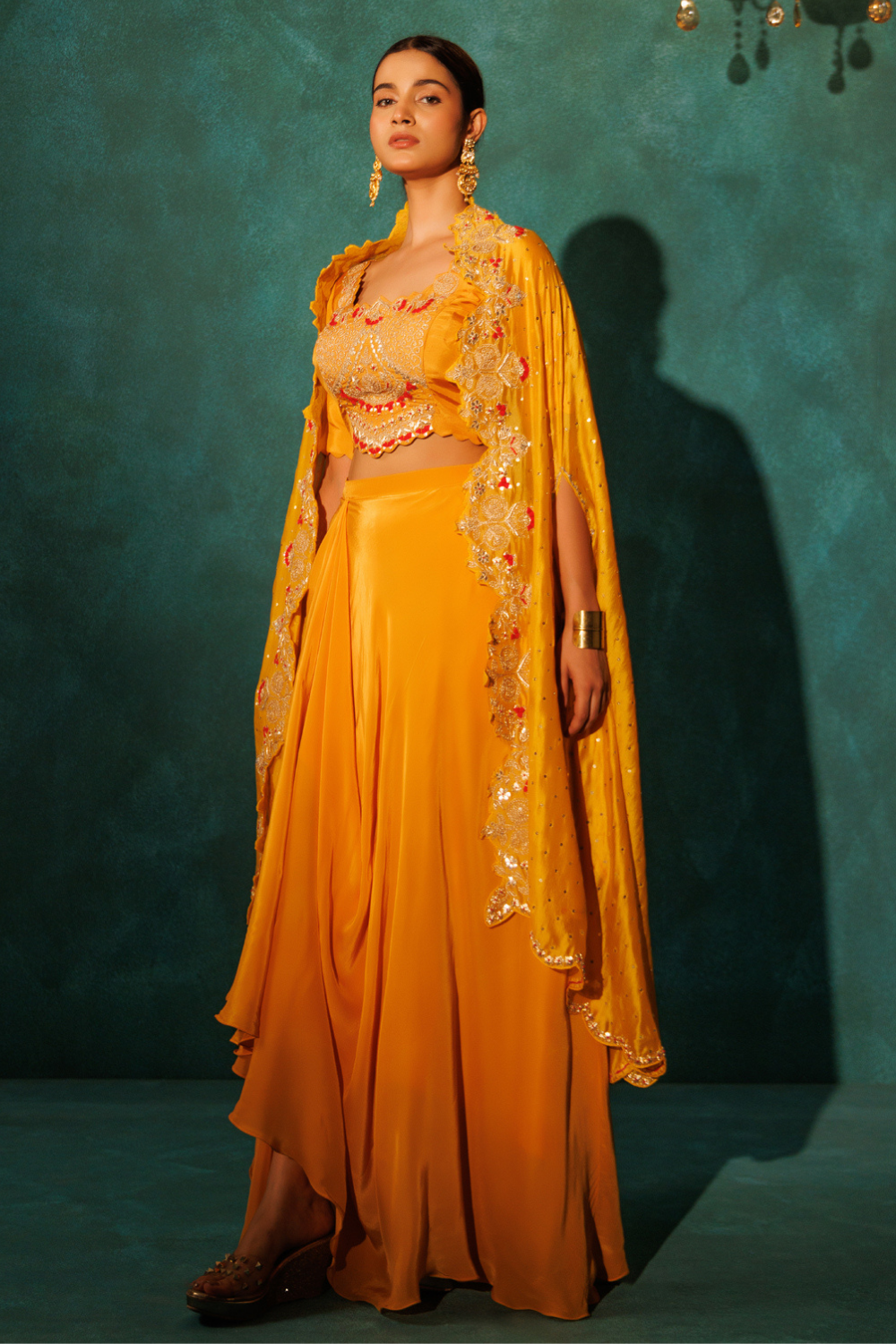 Saraswati Cape Set