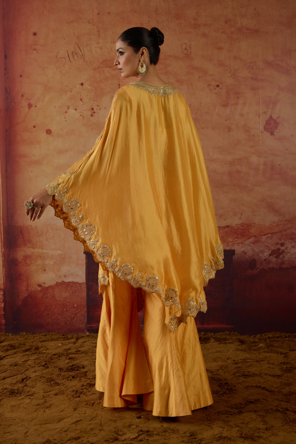 Nayaab Marodi & Gotta Cape Set