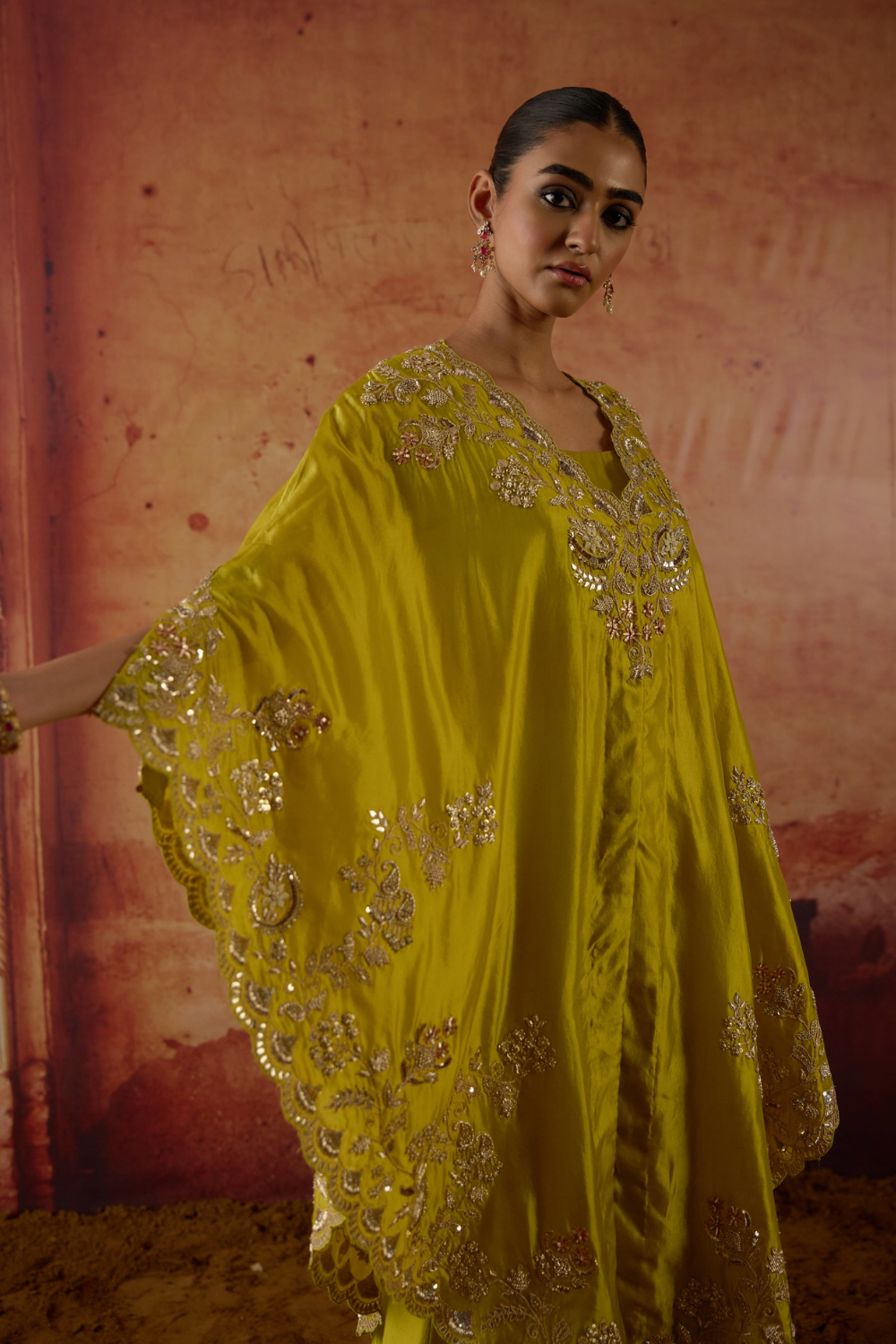 Maryam Cape Set