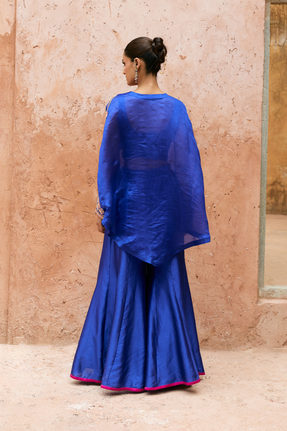 Aavya Cape Set