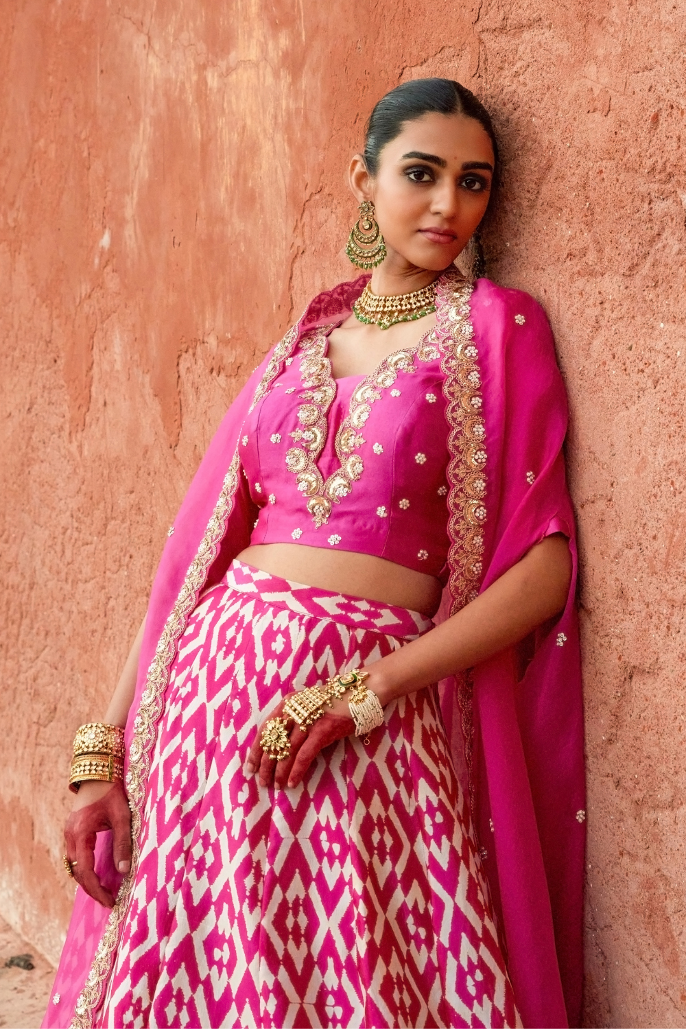 Gulaabo Cape Set